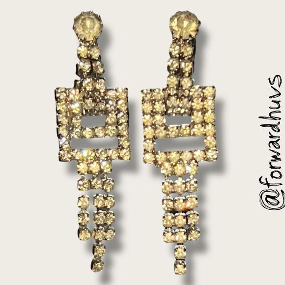 Vintage Clip-On Earrings – Reminiscent of 1950s Hollywood Glamour - Picture 1 of 10